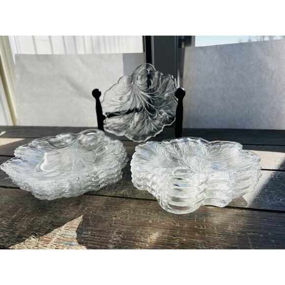 9 Vintage Indiana Glass Clear Pebble Leaf Pattern Textured Glass Butter Dish - Picture 11 of 15